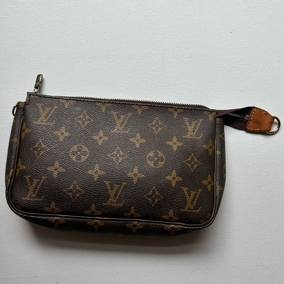 LV Zippered Pouch - Picture 4 of 9